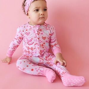 NWT Posh Peanut Love Cake Ruffle Zipper One Piece Baby Sleeper Pajamas